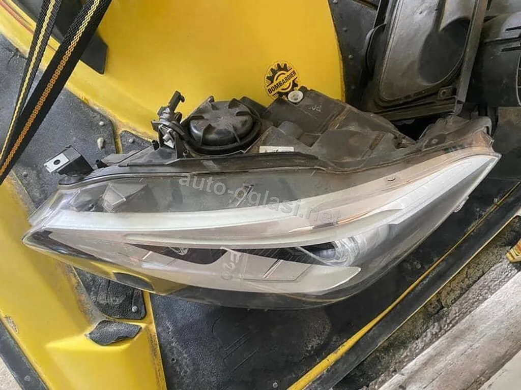 XENON LED FAR F20 ZA BMW SERIJA 1 OD 2011. DO 2016. GOD. | Kompletan
