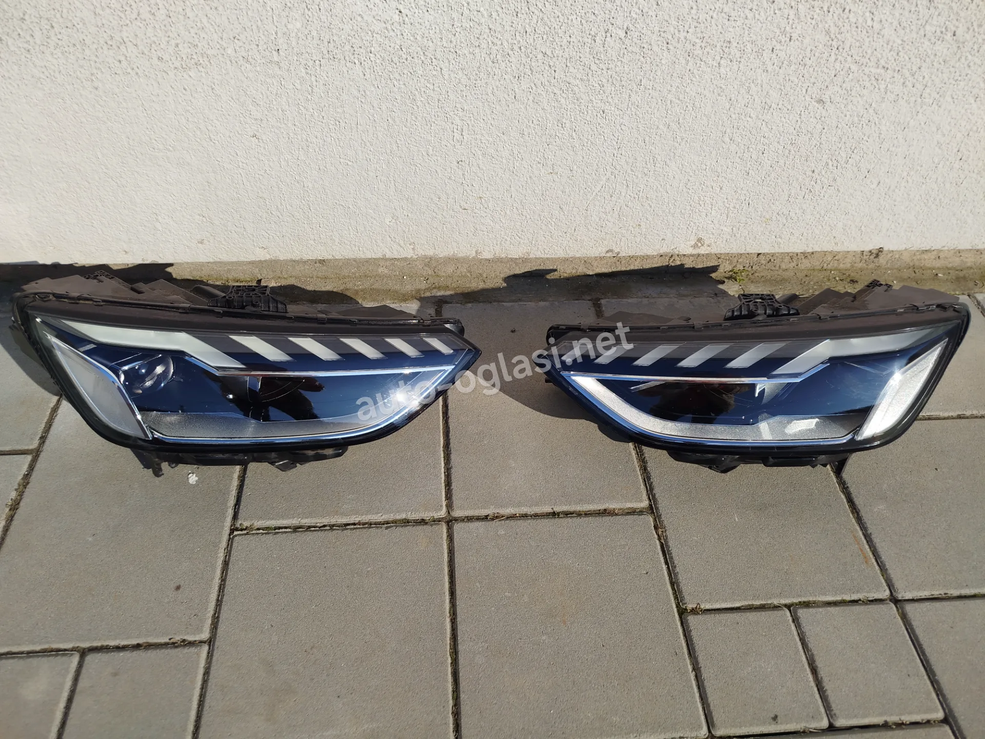 Audi polovni originalni Farovi