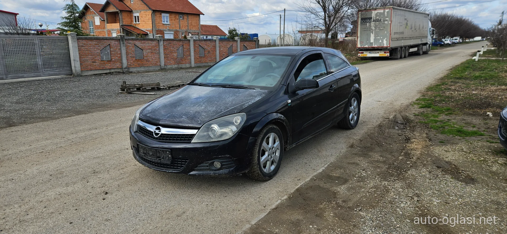 Opel Astra H GTC Delovi Ruma Astra U DELOVIMA