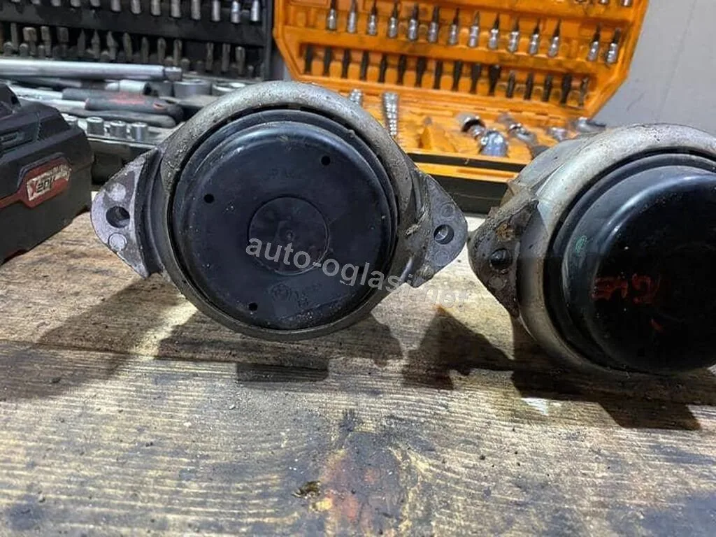 NOSACI MOTORA E9X ZA BMW SERIJA 3 OD 2005. DO 2011. GOD. | Nosaci