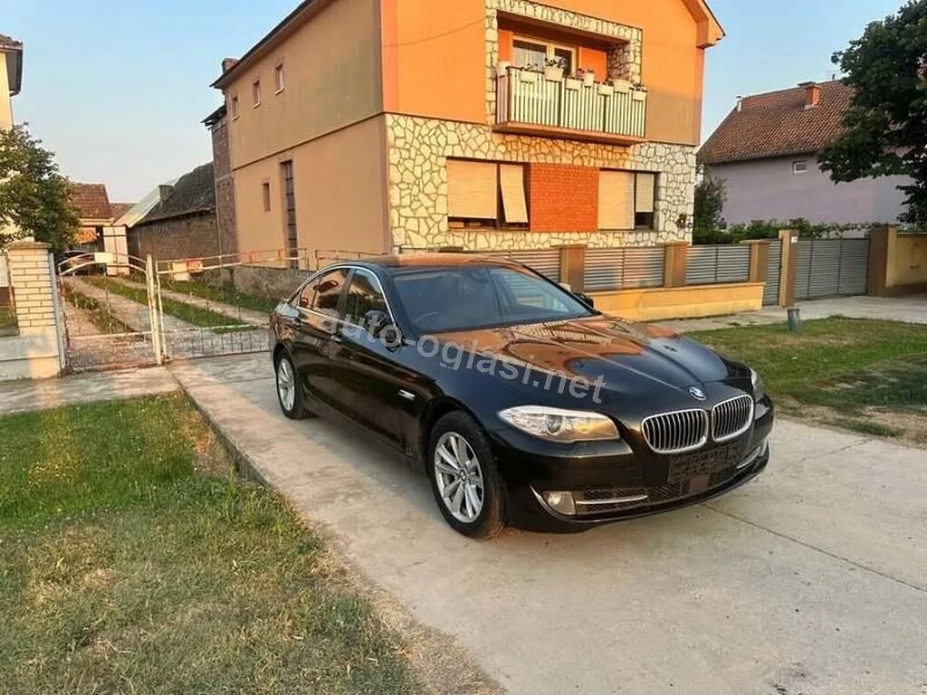 BMW 528 F10 2013. GOD. - KOMPLETAN AUTO U DELOVIMA | Bmw 528i F10