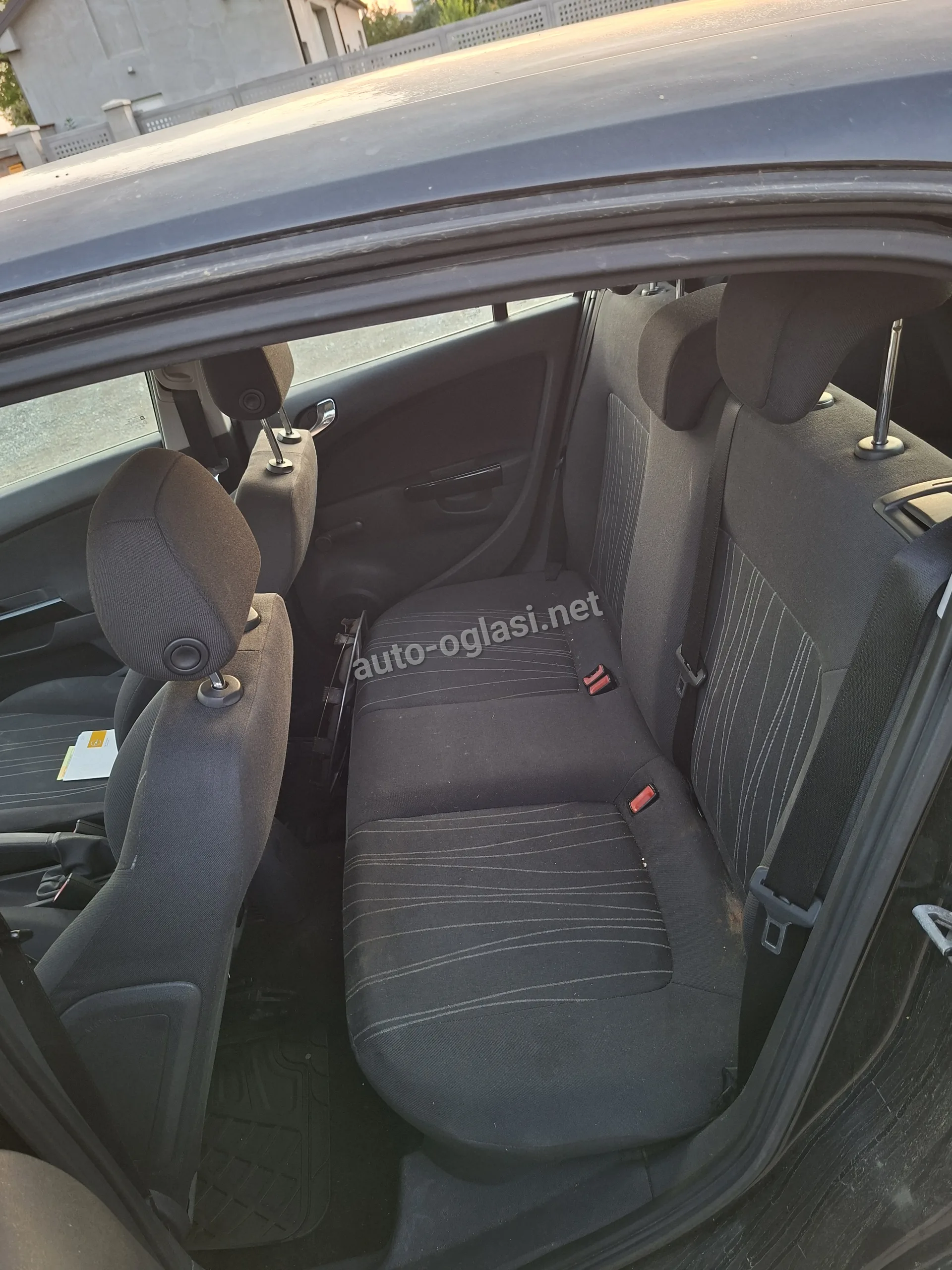 Opel Korsa D Sedista Komplet 5 Vrata Enterijer — slika 2