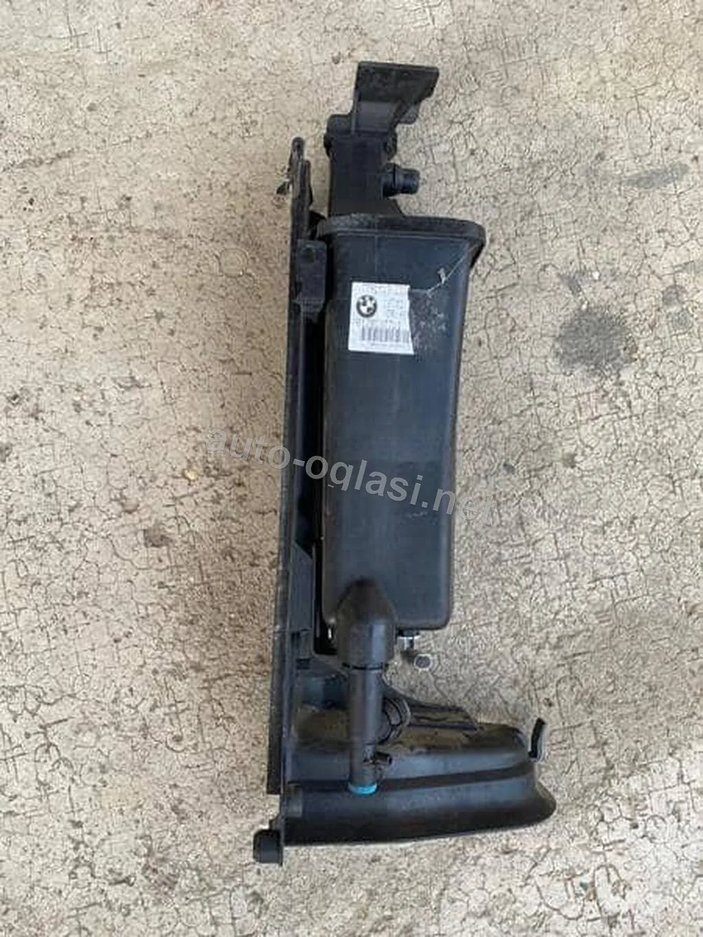 Boca Za Antifriz E46 Za Bmw 315, 316, 318 . Od 1998. Do 2005. God