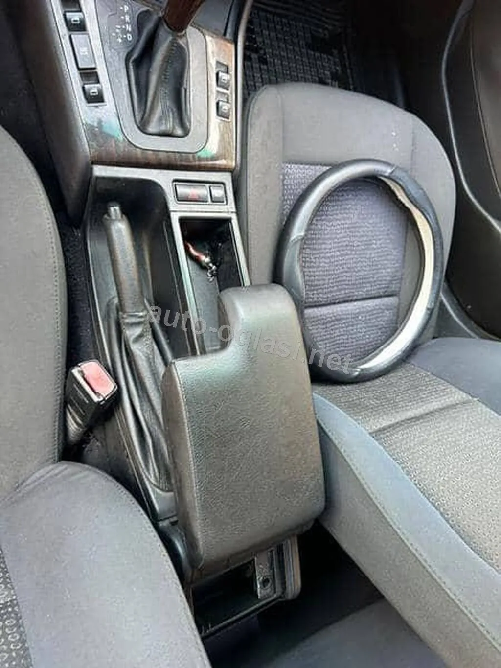 NASLON ZA RUKU E46 ZA BMW SERIJA 3 OD 2000. DO 2005. GOD. | Slanje