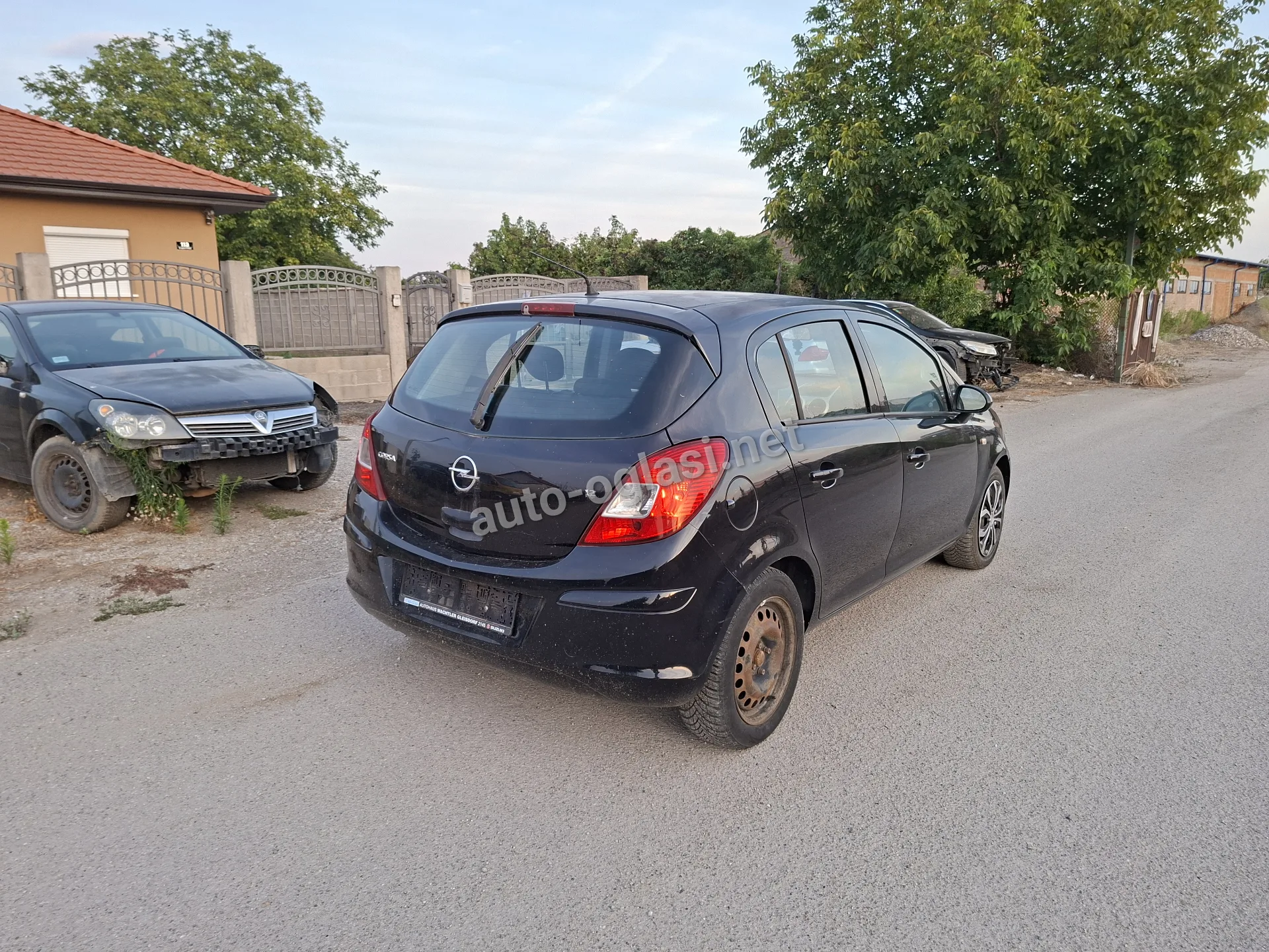 Opel Korsa D Crna Z20R DELOVI Karoserija, šasija i limarija — slika 5