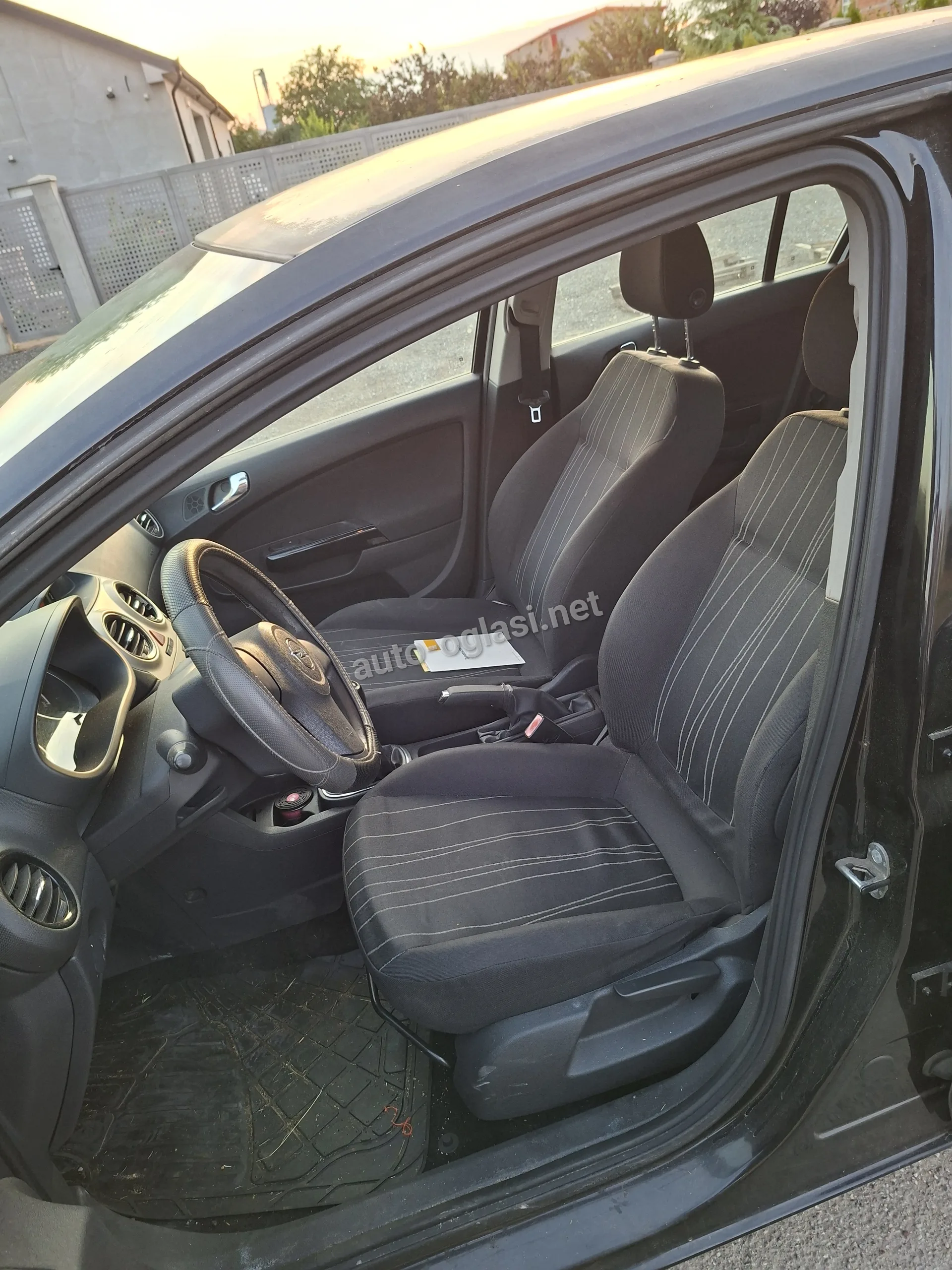 Opel Korsa D Sedista Komplet 5 Vrata Enterijer, Ruma