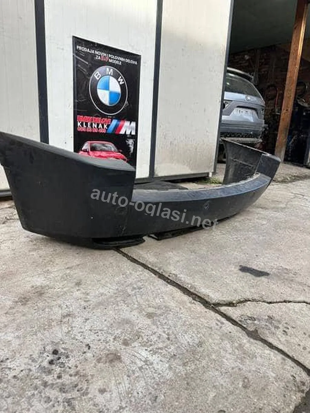 ZADNJI BRANIK E83 ZA BMW X3 OD 2004. DO 2010. GOD. | Slanje