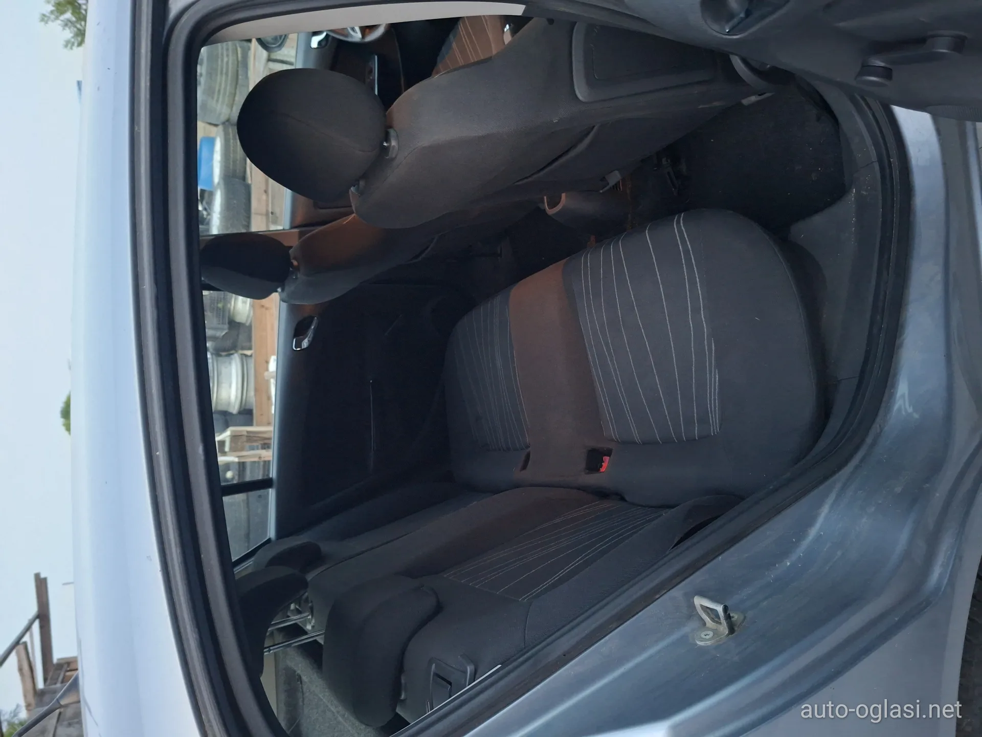 Opel Korsa D Sedista 5 Vrata Enterijer, Ruma