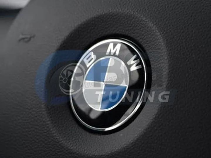 Samolepljiv znak za volan Bmw. Precnik je 45mm. Znak je blago ispupcen.