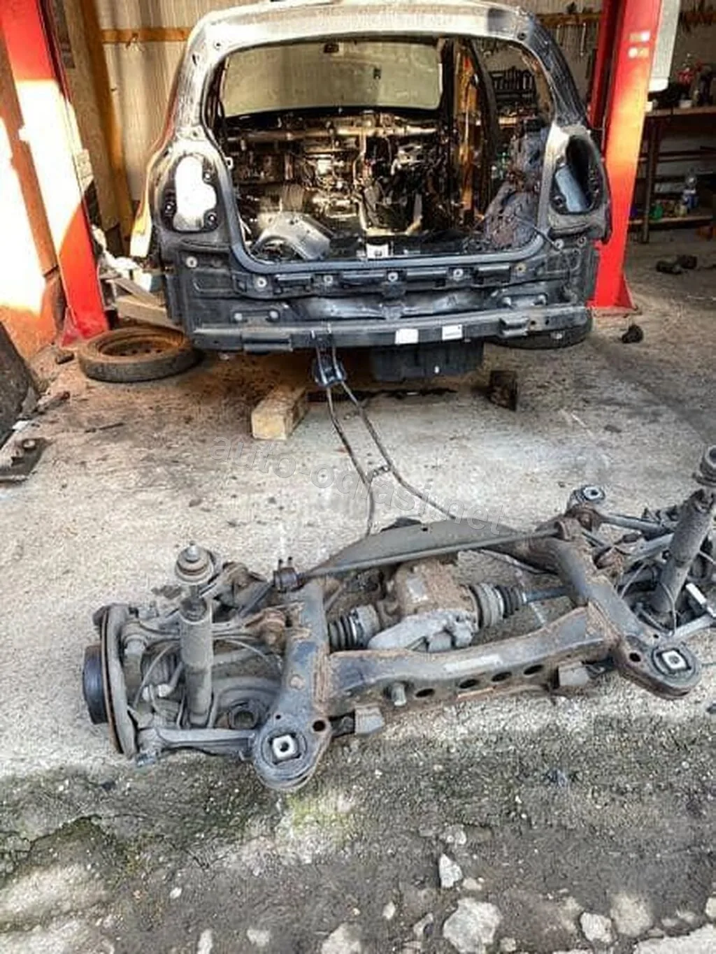 Zadnji Trap E87 Za Bmw 114, 116, 118 . Od 2004. Do 2009. God.