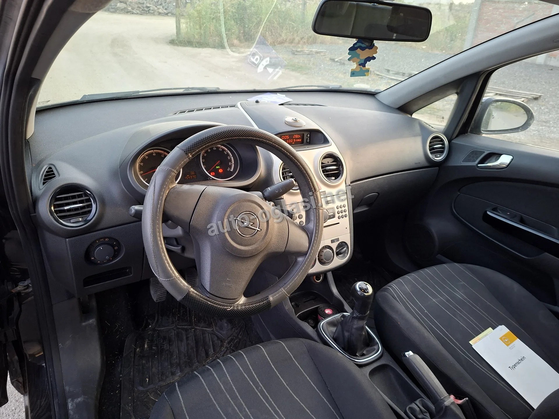 Opel Korsa D Crna Z20R DELOVI Karoserija, šasija i limarija — slika 10