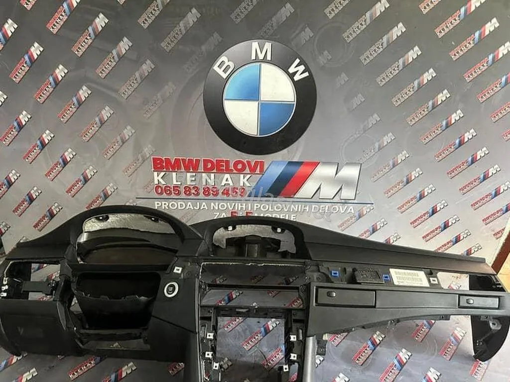 Tabla Sa Otvorima Za Case Za Bmw Serija 5 Od 2004. Do 2010. God.
