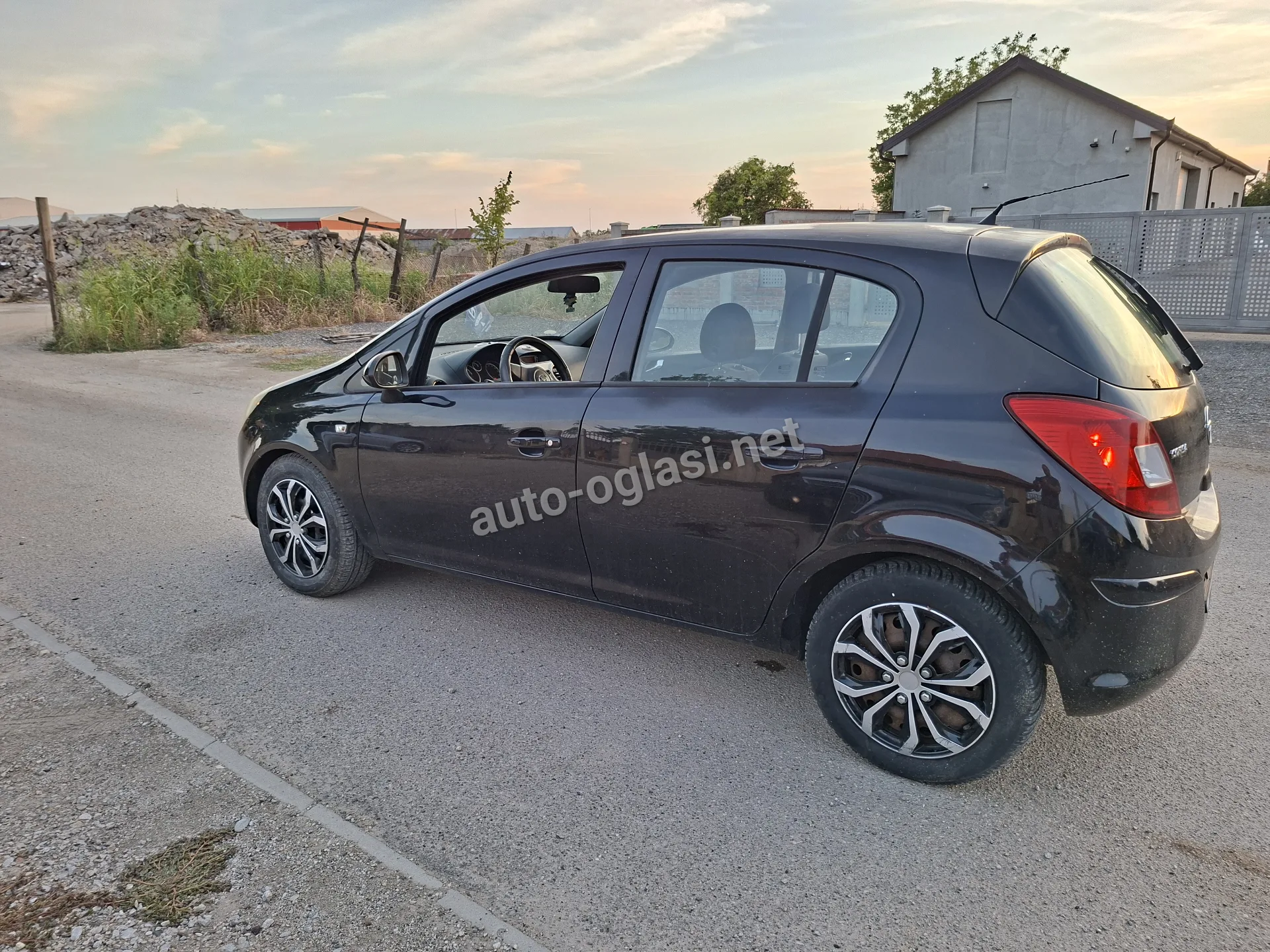 Opel Korsa D Vrata Leva Desna Napred Nazad Prednja Zadnja Crna Z20R Karoserija, šasija i limarija, Ruma